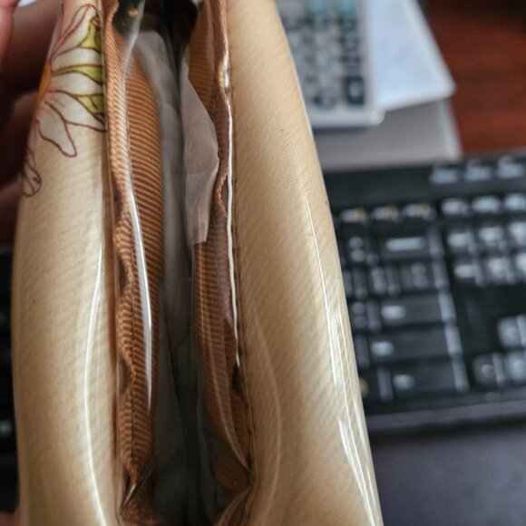 Zitomer Cosmetic Clutch - Cris Notti - Picture 7 of 11